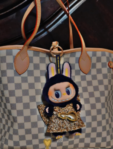 POPMART  LABUBU PRONOUNCE  WINGS OF FORTUNE Vinyl Plush Hanging Card photo review