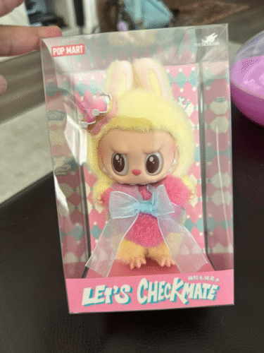 POPMART Labubu THE MONSTERS Let's Checkmate Series-Vinyl Plush Hanging Card photo review