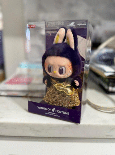 POPMART  LABUBU PRONOUNCE  WINGS OF FORTUNE Vinyl Plush Hanging Card photo review