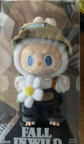 POPMART Labubu THE MONSTERS FALL IN WILD SERIES-Vinyl Plush Doll Pendant photo review