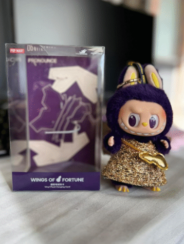 POPMART  LABUBU PRONOUNCE  WINGS OF FORTUNE Vinyl Plush Hanging Card photo review