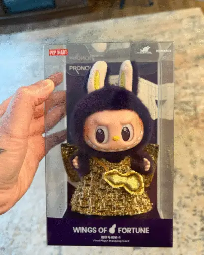 POPMART  LABUBU PRONOUNCE  WINGS OF FORTUNE Vinyl Plush Hanging Card photo review