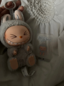 POPMART THE MONSTERS LABUBU Have a Seat Vinyl Plush Blind Box photo review