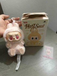 POPMART THE MONSTERS LABUBU Have a Seat Vinyl Plush Blind Box photo review
