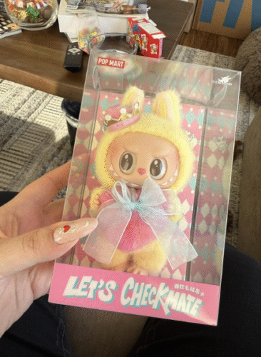 POPMART Labubu THE MONSTERS Let's Checkmate Series-Vinyl Plush Hanging Card photo review