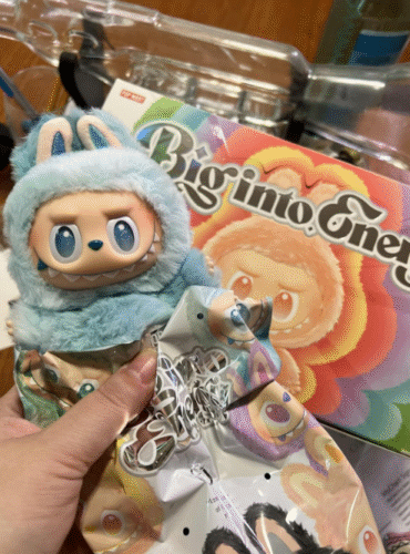 POPMART  THE MONSTERS LABUBU Big into Energy Series-Vinyl Plush Pendant Blind Box photo review