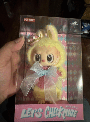 POPMART Labubu THE MONSTERS Let's Checkmate Series-Vinyl Plush Hanging Card photo review