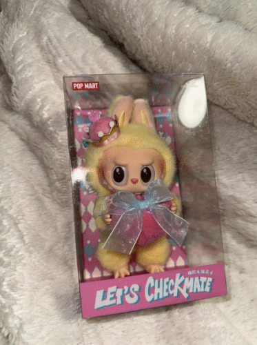 POPMART Labubu THE MONSTERS Let's Checkmate Series-Vinyl Plush Hanging Card photo review