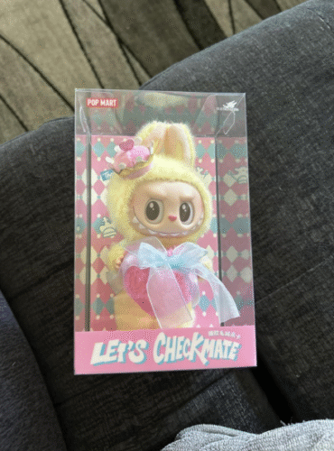 POPMART Labubu THE MONSTERS Let's Checkmate Series-Vinyl Plush Hanging Card photo review