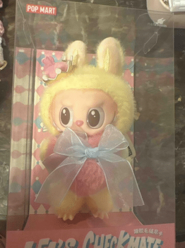 POPMART Labubu THE MONSTERS Let's Checkmate Series-Vinyl Plush Hanging Card photo review