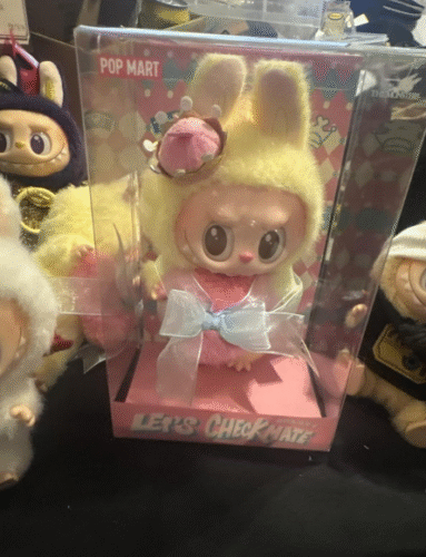 POPMART Labubu THE MONSTERS Let's Checkmate Series-Vinyl Plush Hanging Card photo review