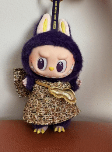 POPMART  LABUBU PRONOUNCE  WINGS OF FORTUNE Vinyl Plush Hanging Card photo review