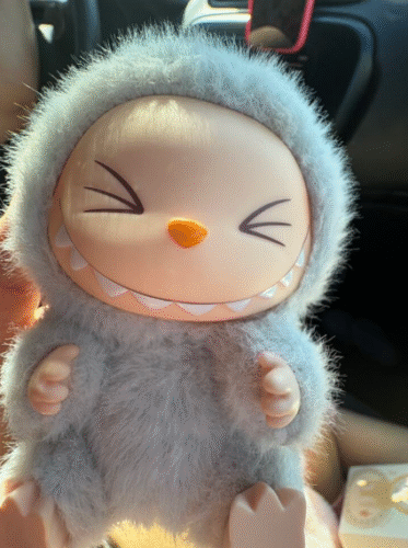 POPMART THE MONSTERS LABUBU Have a Seat Vinyl Plush Blind Box photo review